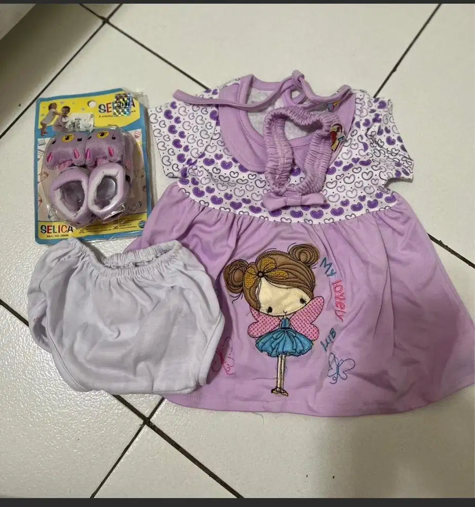 Dress bayi include sepatu