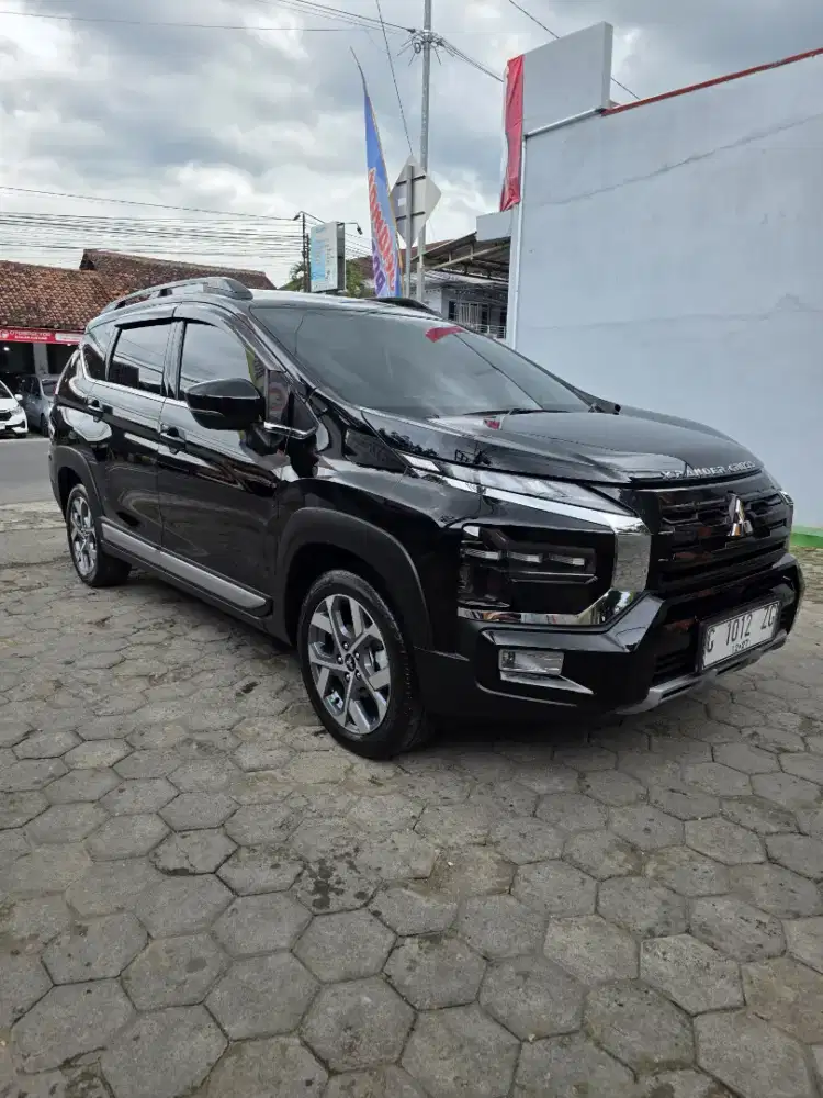 Xpander cross AT 2022 istimewa