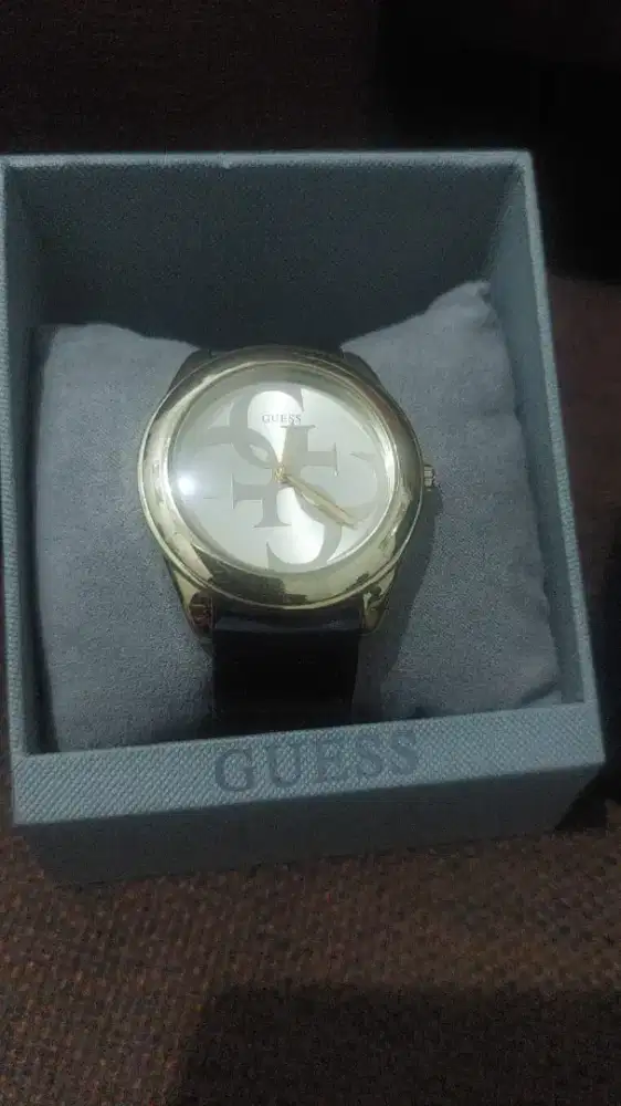 Jam guess gold rubber