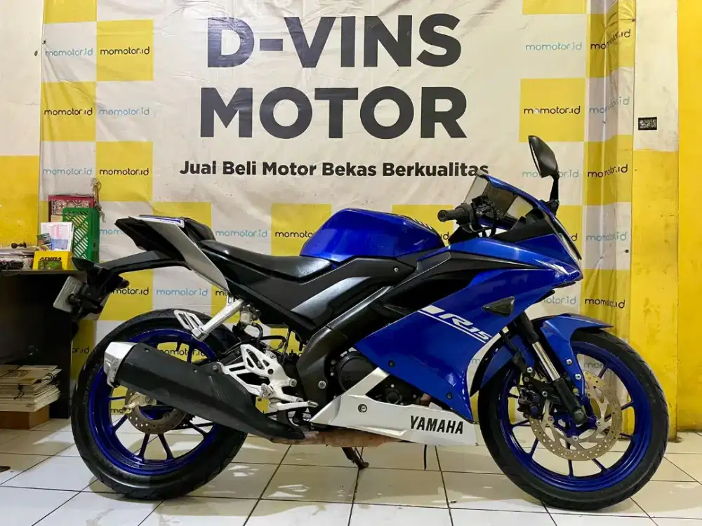 Yamaha R15 v3 movie star 2017