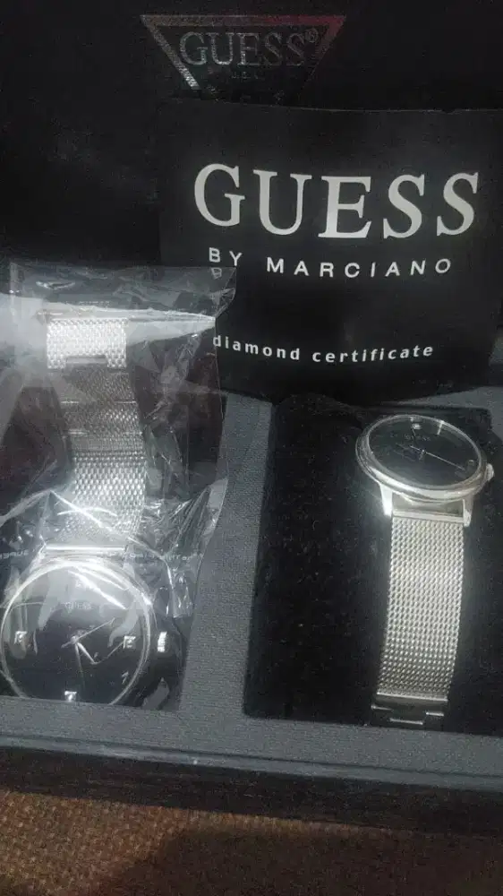 Jangan tangan guess couple silver