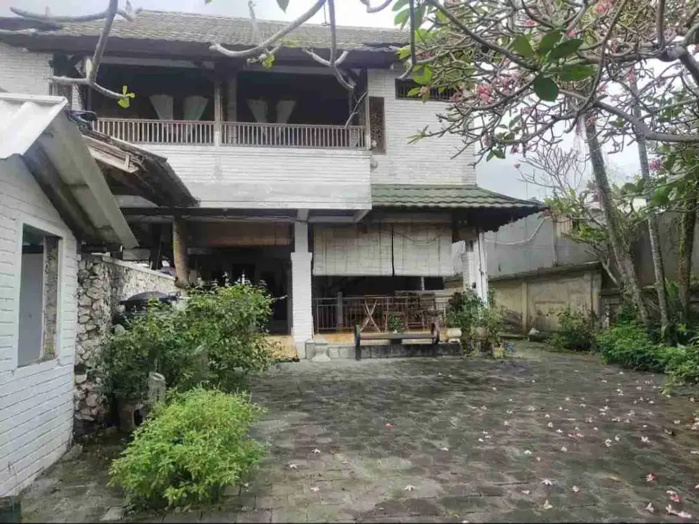 DIJUAL RUMAH LANTAI 2 HITUNG HARGA TANAH LOKASI KWAJI SEMPIDI