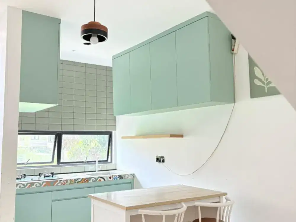 RUMAH BARU TIGA LANTAI CIPAGERAN