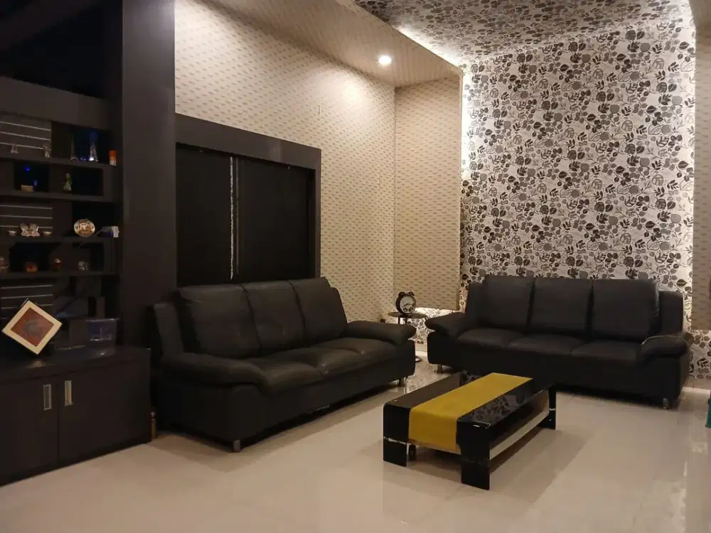 Villa 2,5 Lantai Komplek Cemara Asri