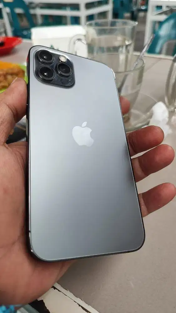 iPhone 12 Pro 256GB Silver inter Smarfren XL lengkap Dus Ori