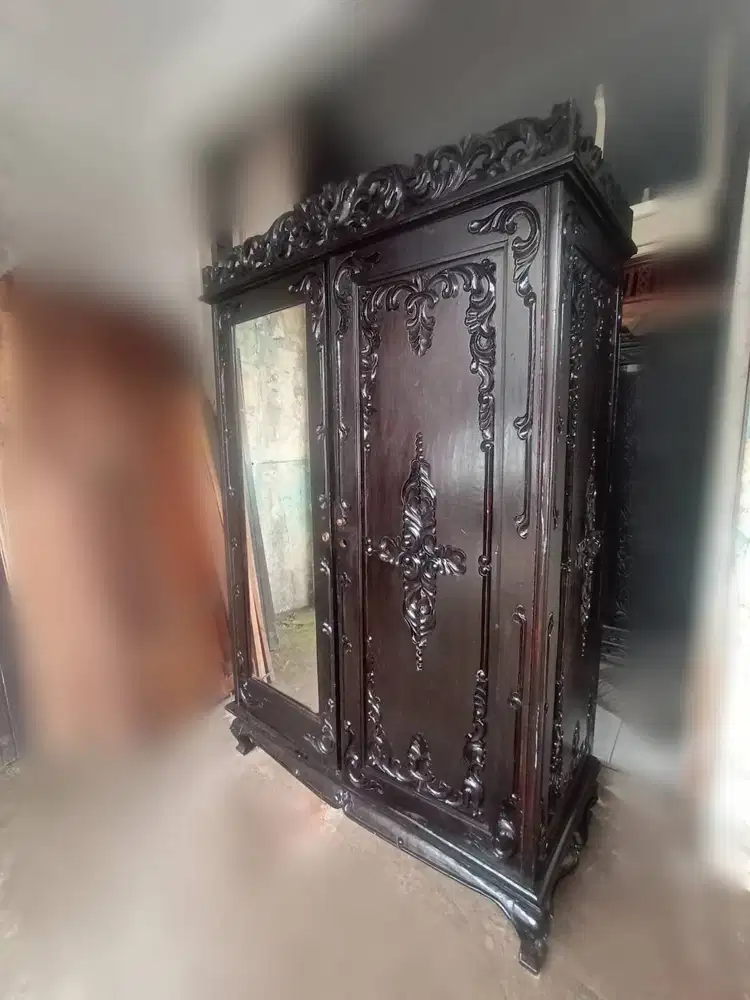 Lemari Pakaian Jati Ukir 2 Pintu