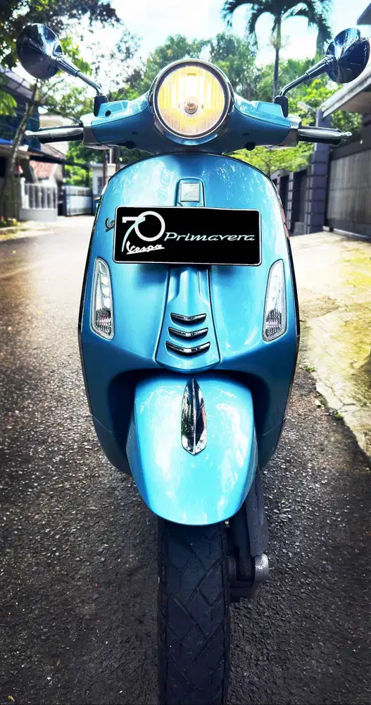 VESPA  PRIMAVERA 70 ANNIVERSARY EDITION AZURE 70 2016