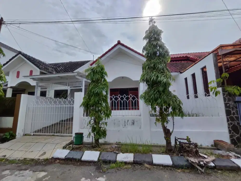 Rumah siap huni dan nyaman daerah Banyumanik Semarang Selatan – 7385