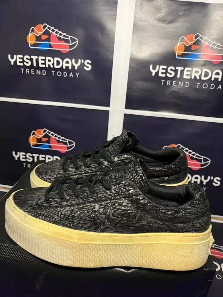 Sepatu Converse One Star