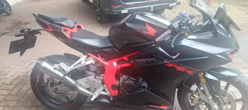 Dijual HONDA CBR 250 CC ABS 2018 Tangan pertama dari baru km 40.000