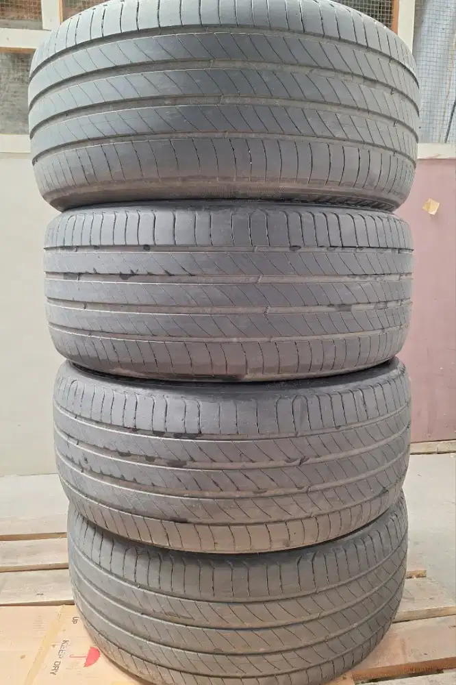 Michelin Primacy 4 ukuran 235/50 r18