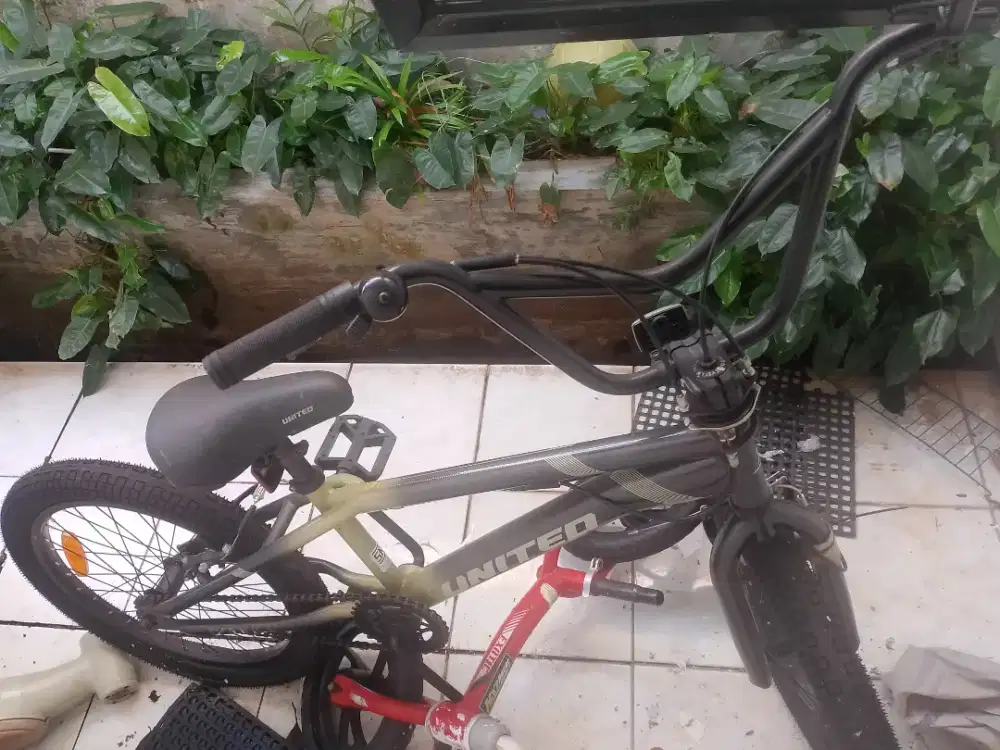 Sepeda anak BMX 20 UNITED ROOUSE JUMPER RACE HANZO