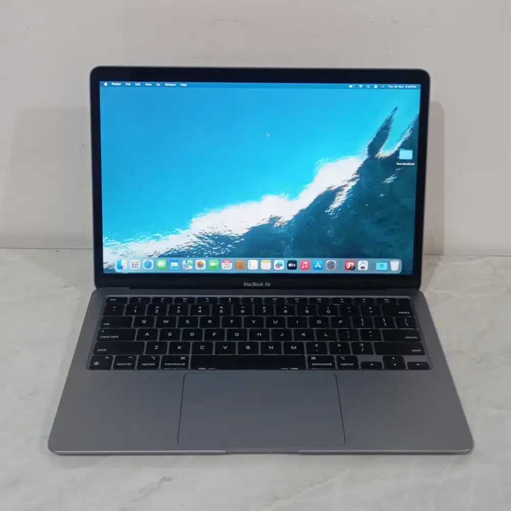 MacBook Air M1 2020 RAM. 8GB SSD. 128GB Mulus