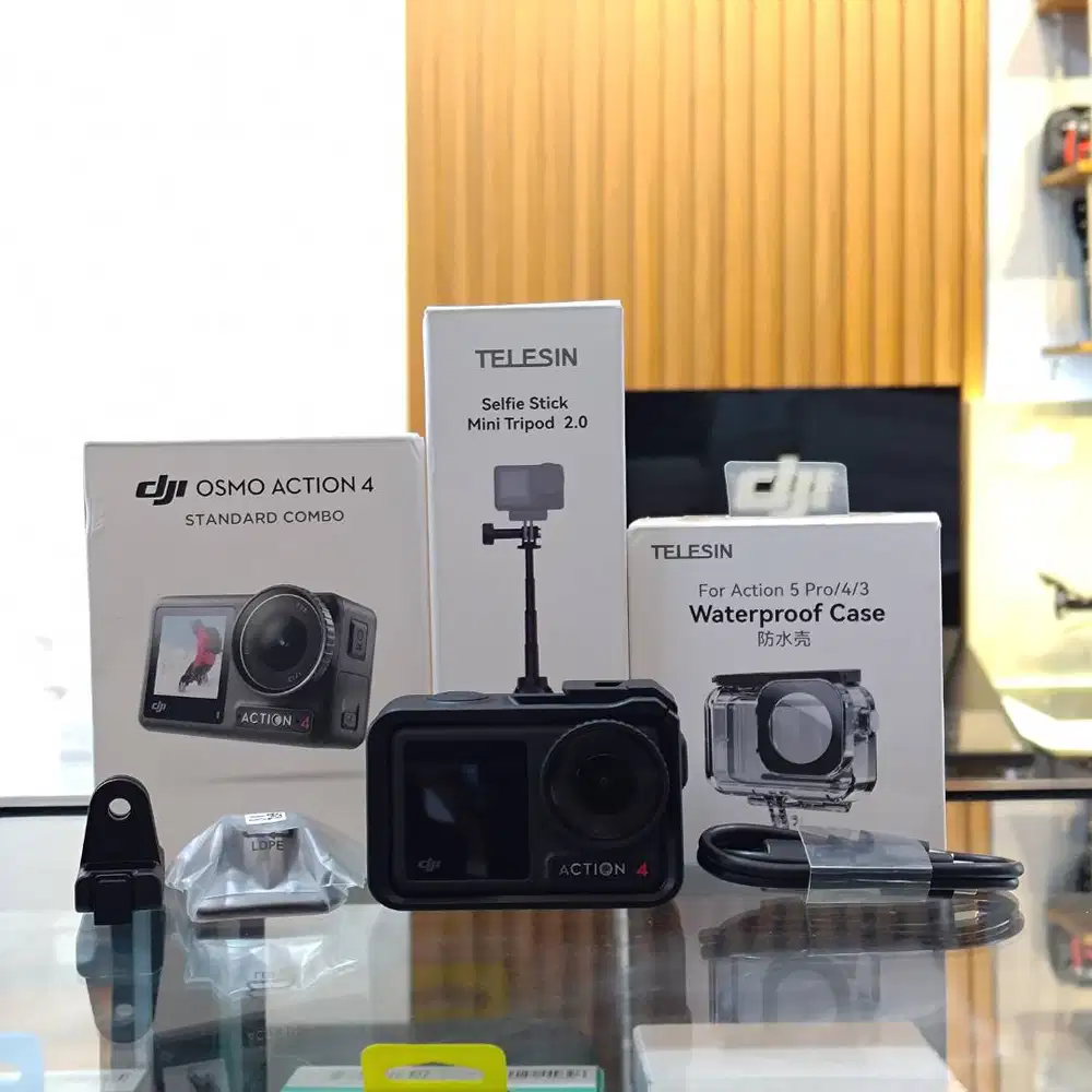 DJI Osmo Action 4 Standard Combo 4K Action Camera secondFree stick