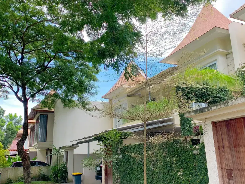 Rumah di kompleks elit Mutiara Boutique