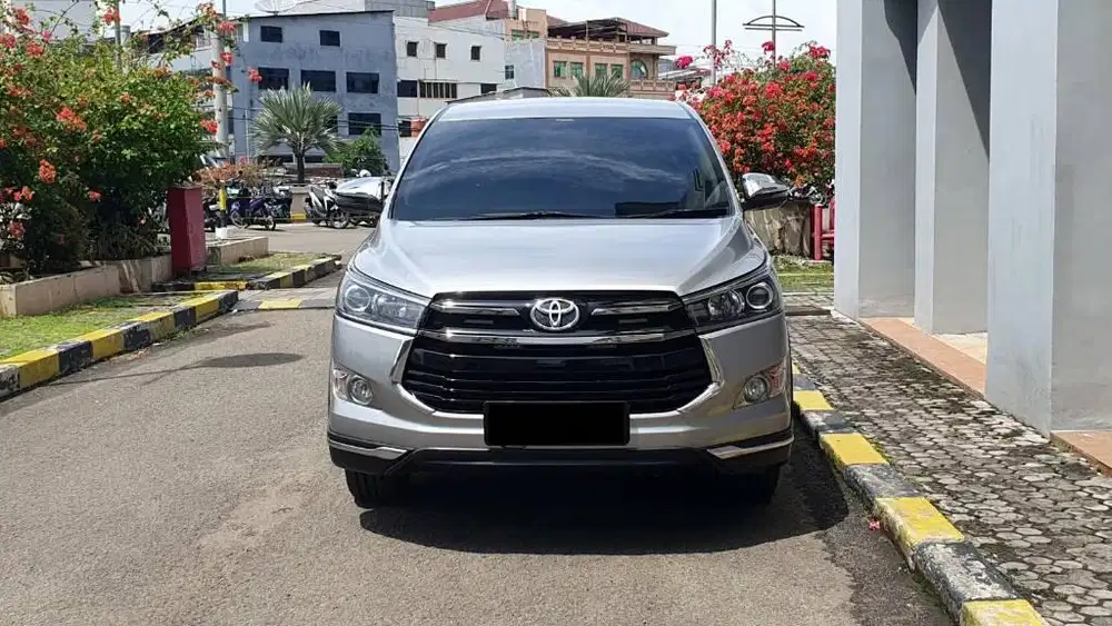 Toyota Kijang Innova Reborn Venturer 2.0 Bensin AT 2018 Low Km