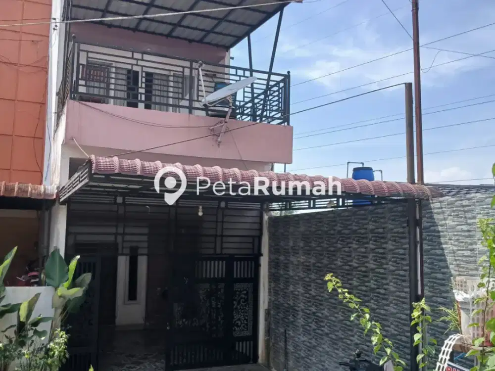 DIJUAL TOWNHOUSE JALAN SEI MENCIRIM KOMPLEK GOLDEN HILLS RESIDENCE