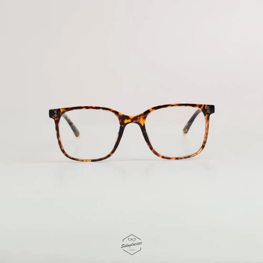 KACAMATA KOTAK TERLARIS DAN NYAMAN DIPAKAI - KABILA 03