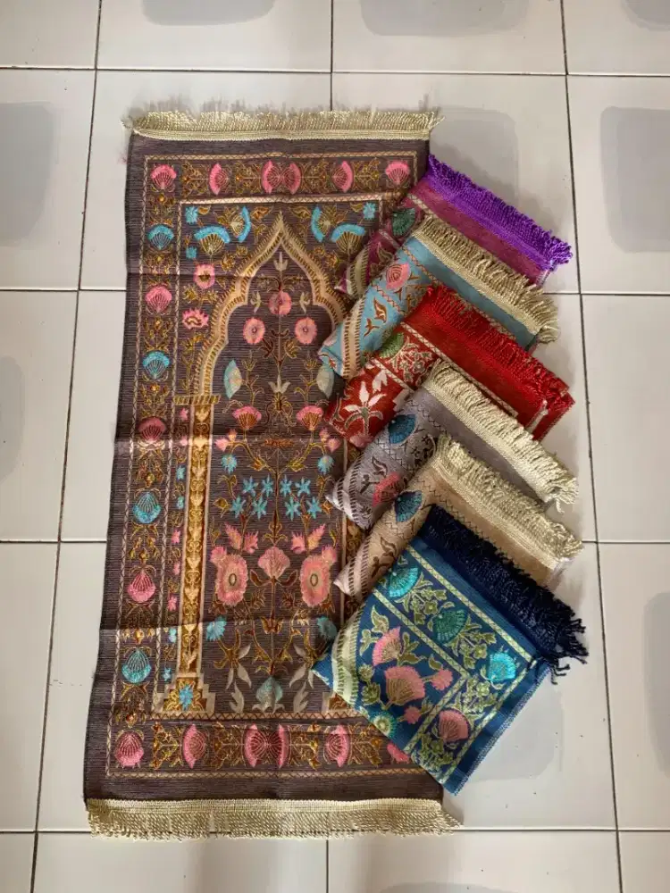 Sajadah Rumbai Chenil Midi