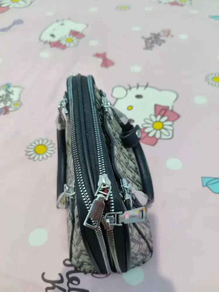 Tas tenteng wanita SECOND