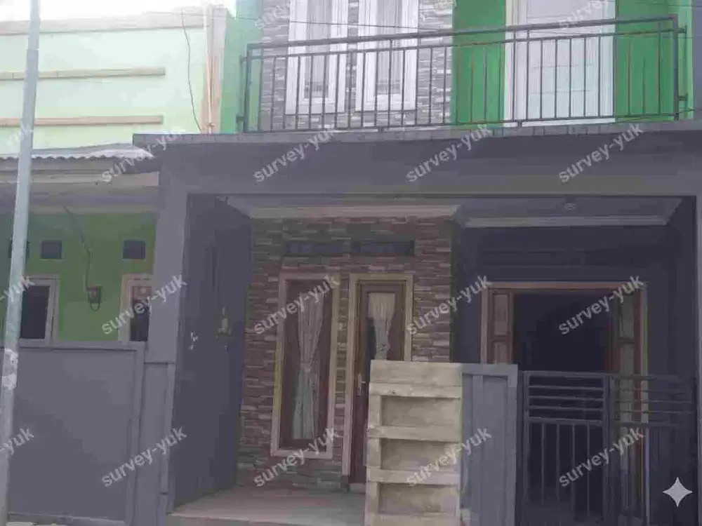 Rumah 2 Lantai Pinggir Jalan Raya No Carport