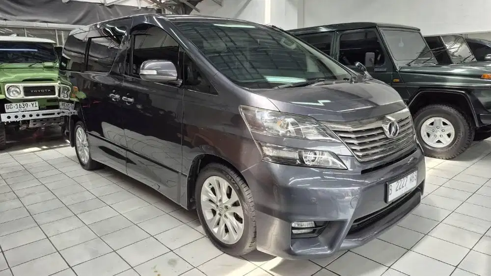 Toyota Vellfire 2.4 at th.2010 grey
