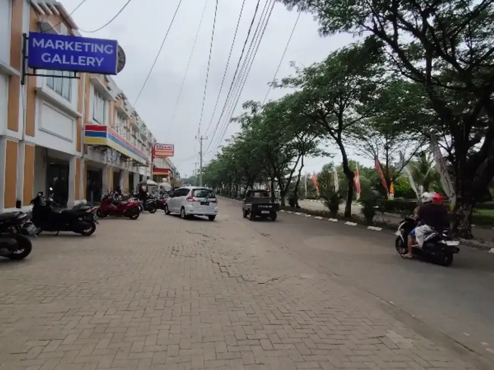 Ruko 2 lantai bangunan mewah siap usaha dekat jalan raya