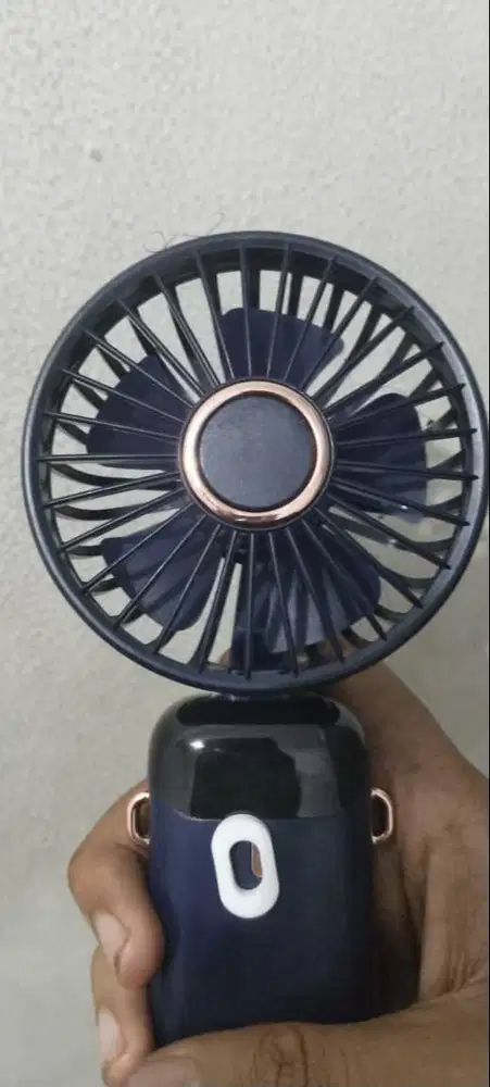 Kipas Angin Portable Biru Lucu Menggemaskan