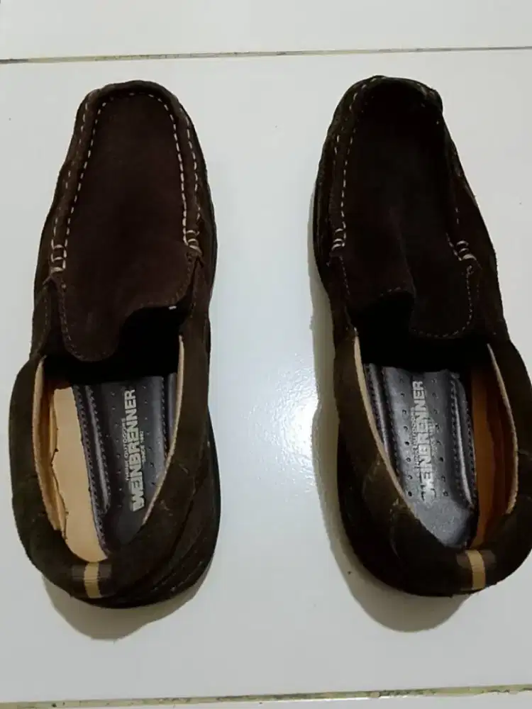 Sepatu bekas bermerex