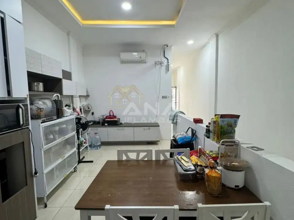 ANA RUMAH BAGUS SEMI FURNISHED UK 4X20M DI JELAMBAR