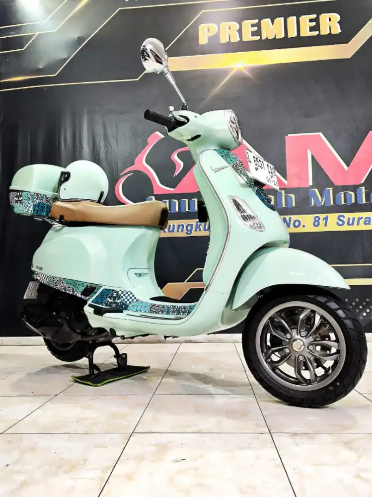 Piaggio Vespa LX 125 Batik series reg 2024 limited edition