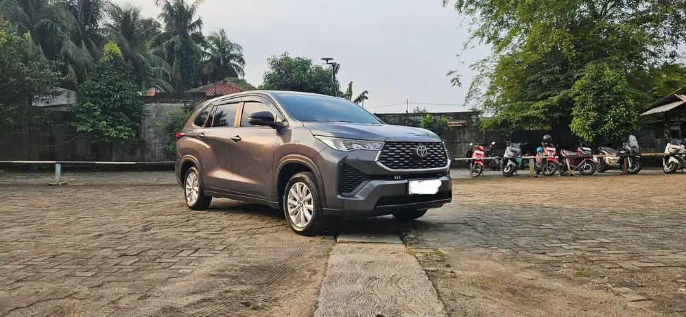 [KM 15rb] Toyota Kijang Innova Zenix V gasoline  2023 pemakaian 2024