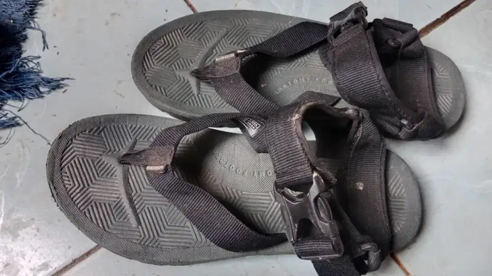 jual sandal eiger size 42