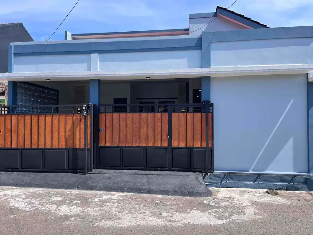 RUMAH HOOK SIAP HUNI DENGAN TERAS DEPAN