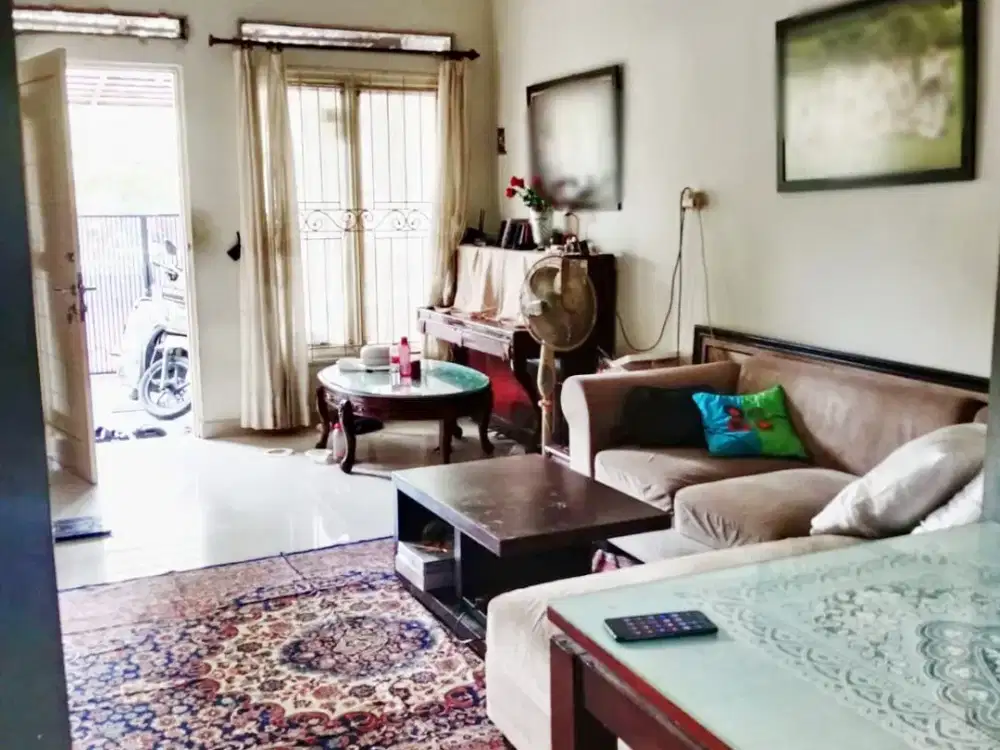 Jual Rumah perlu Renov Griya Loka BSD Tangerang Selatan GY289