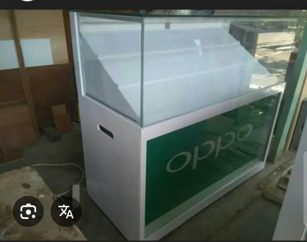 Etalase Oppo lampu