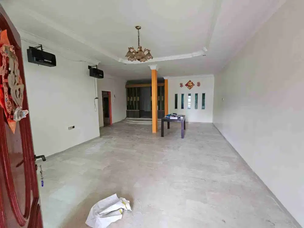 Di Sewakan Rumah 2.5lantai 4 kamar 5 toilet Fully Furnished 70jt per tahun