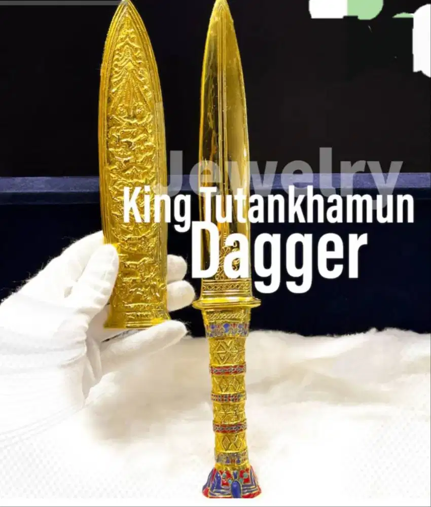 King Tutankhamun dagger replica