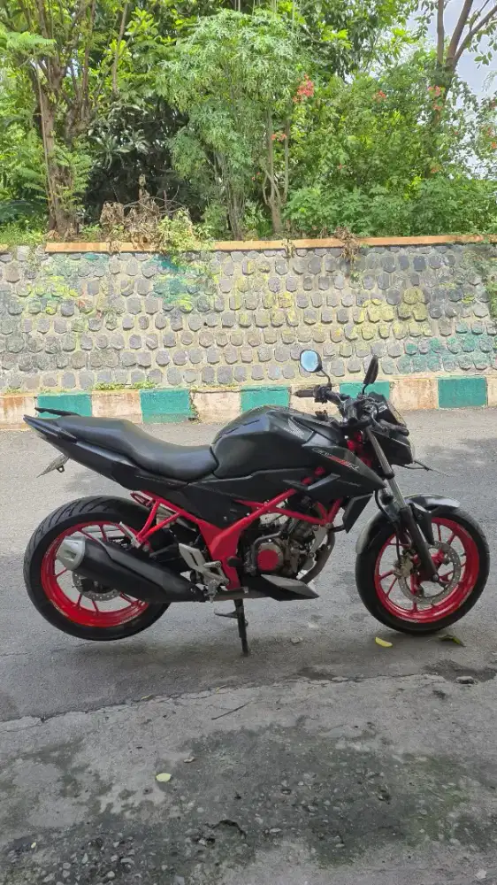 honda cb 150 r street fire