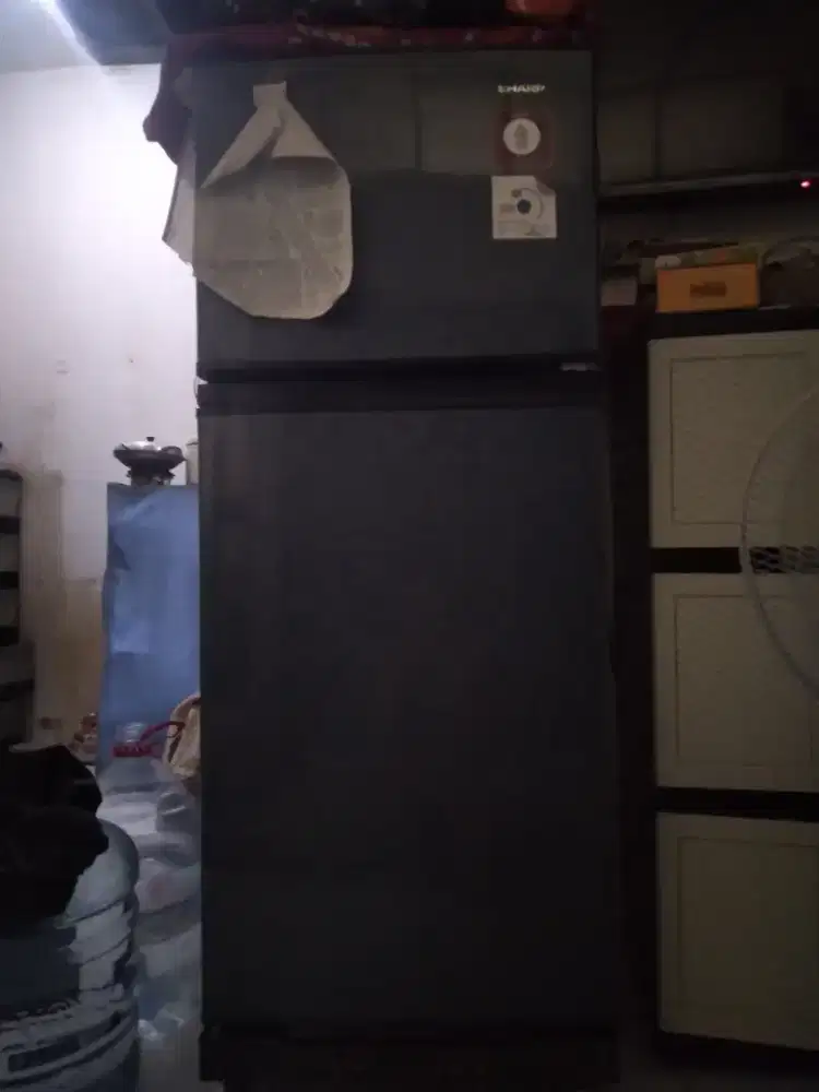 Kulkas sharp 2 pintu