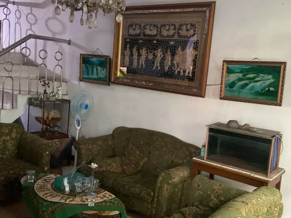 Dijual Cepat Rumah 2 Lantai Lokasi Strategis selangkah ke Stasiun Lenteng Agung