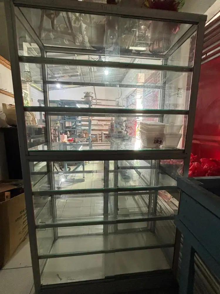 Etalase Kaca Tinggi 2 M Panjang 1 M