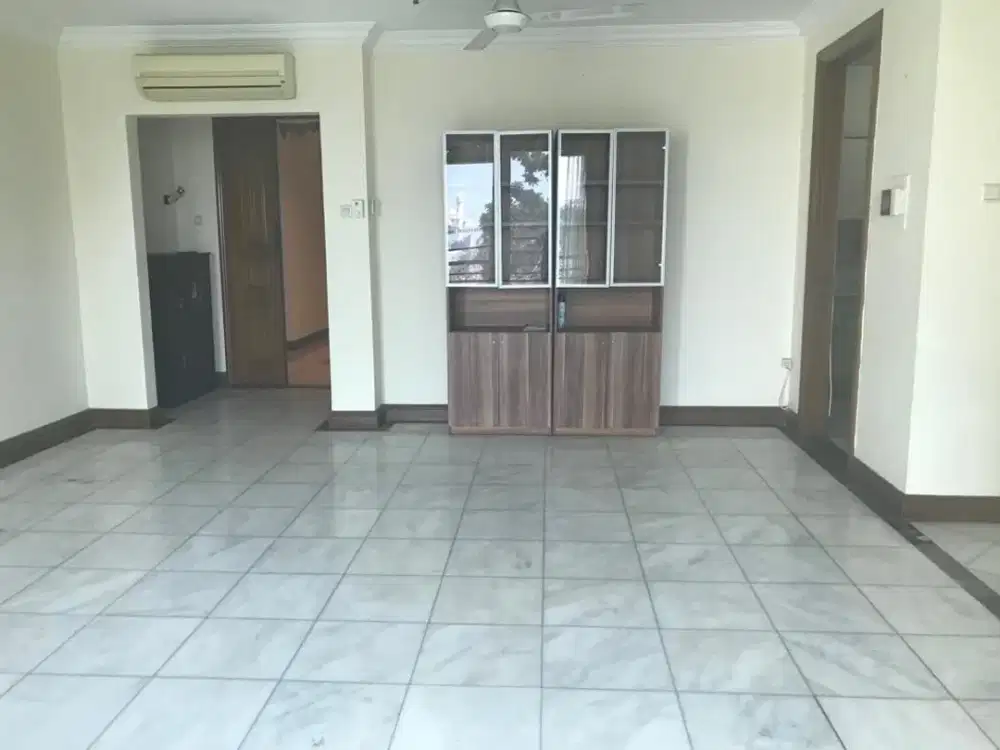 Apt Taman Pasadenia Pulomas Luas 126 M2 Tipe 3 Plus 1 Kamar Tidur Hadap Ke Taman Bagus Rapi