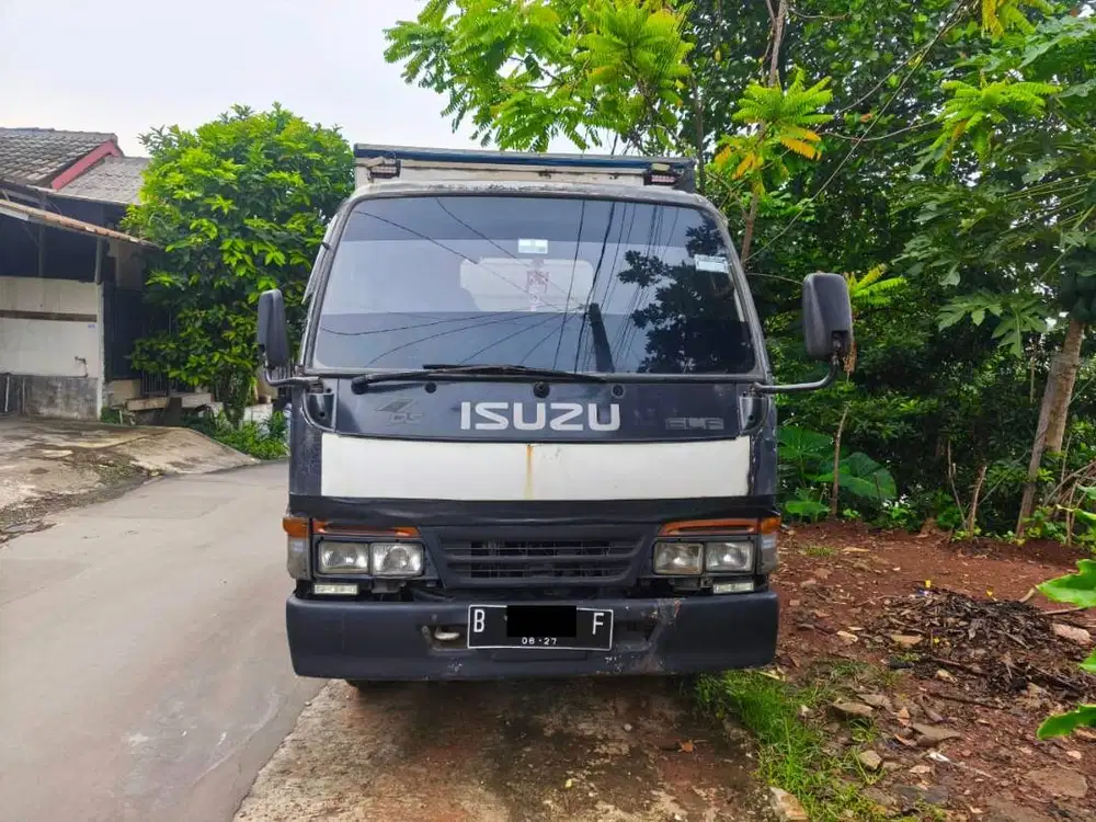 Dijual Truk Engkel Box Isuzu Elf NHR55 1997