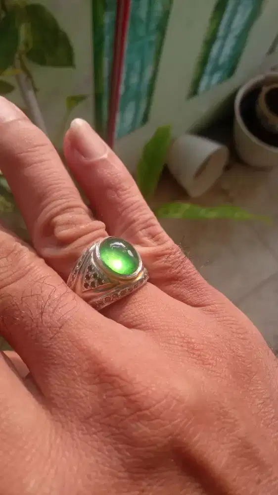 Batu giok Burma natural