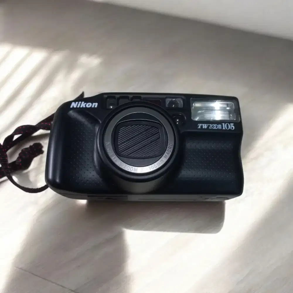 Dijual Kamera Analog Nikon TW Zoom 105 (Kondisi Sesuai Deskripsi)