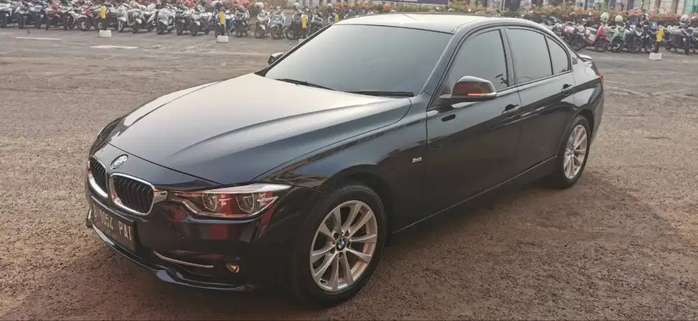 BMW 320i ( 2017 )
