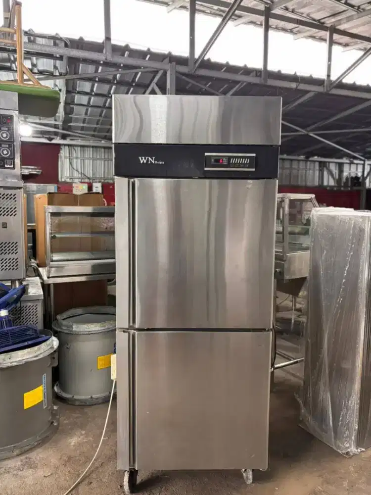 Upright chiller 
2 pintu
Merk Crown Horeca

Harga 5.000.000