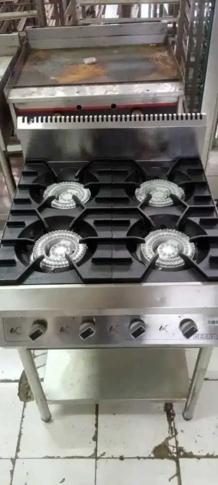 Kompor 4 tungku low pressure ukuran 60x66x85

Harga : 4,7jt