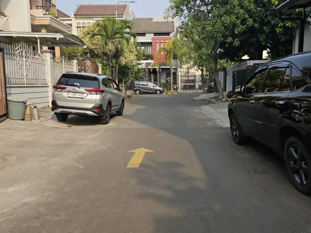 Rumah hadap selatan jalan lebar kelapa gading